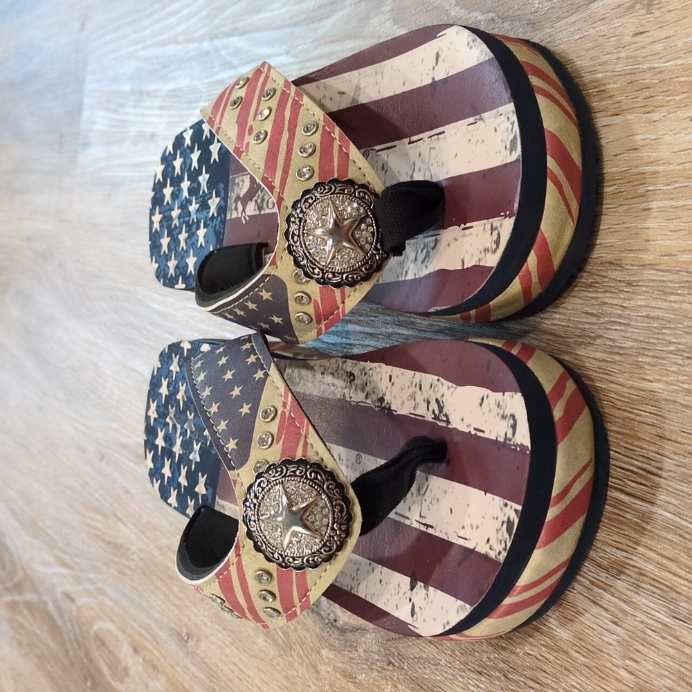 ❤️🤍💙Montana West American Flag Patriotic Platform Flip Flops size 8❤️🤍💙 - Picture 2 of 11